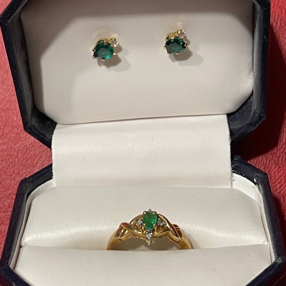 Emerald golden diamond three-piece set
